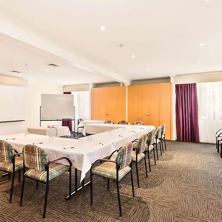 Quality Hotel Manor Mitcham Экстерьер фото