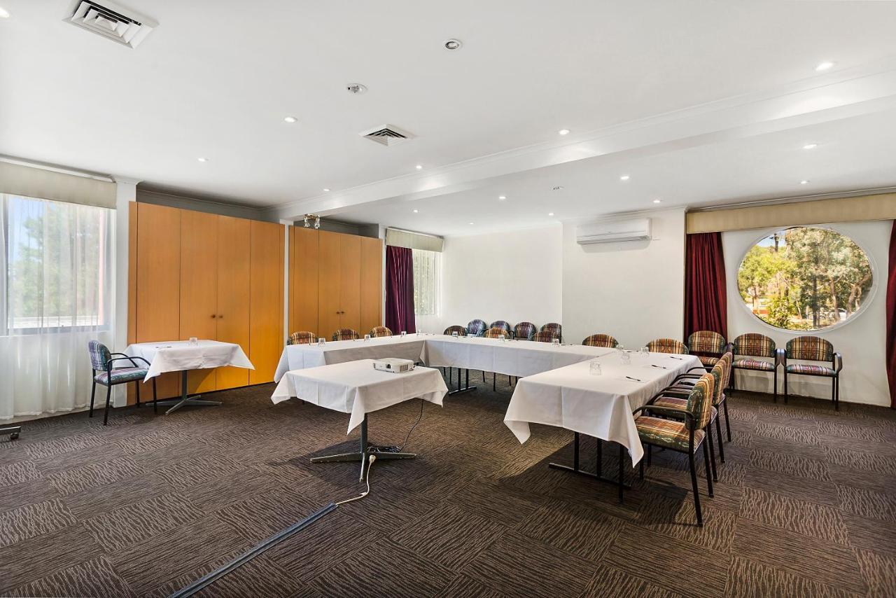 Quality Hotel Manor Mitcham Экстерьер фото