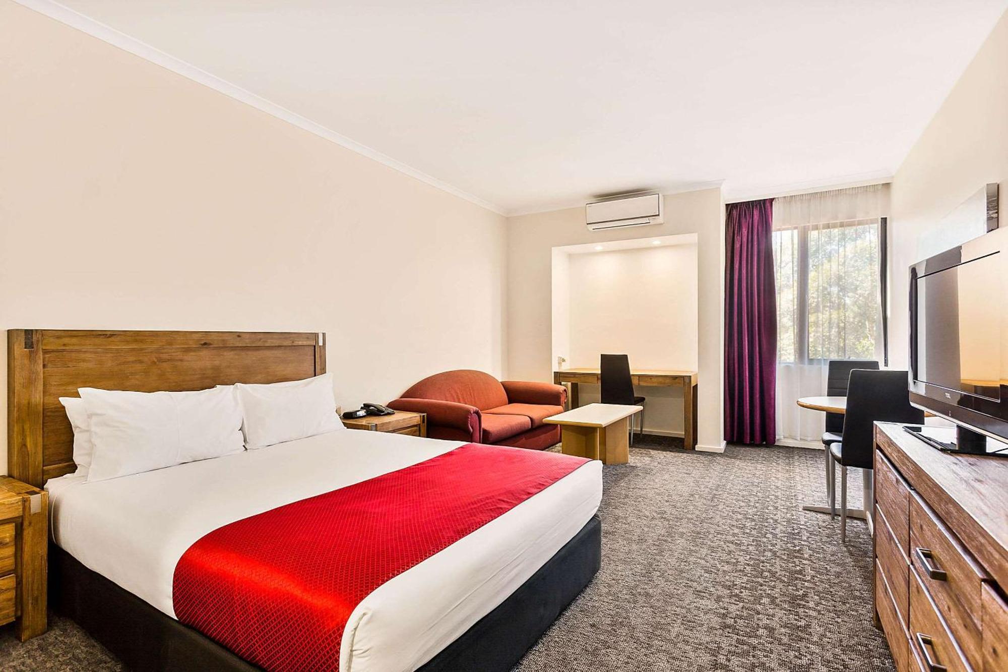 Quality Hotel Manor Mitcham Экстерьер фото