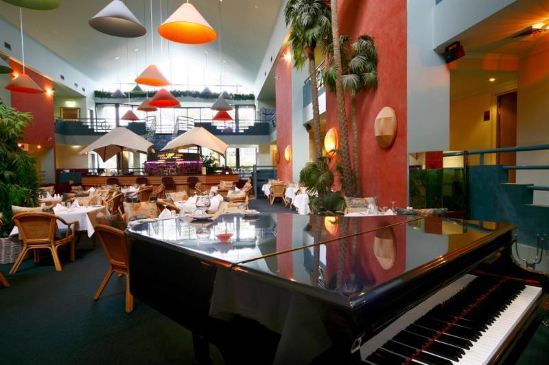 Quality Hotel Manor Mitcham Экстерьер фото