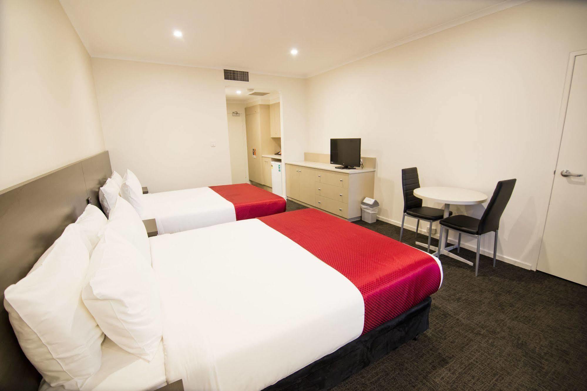 Quality Hotel Manor Mitcham Экстерьер фото
