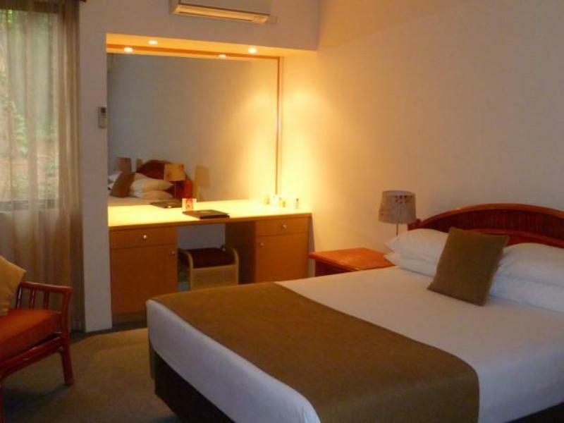 Quality Hotel Manor Mitcham Экстерьер фото